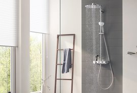 Eine laufende Dusche 